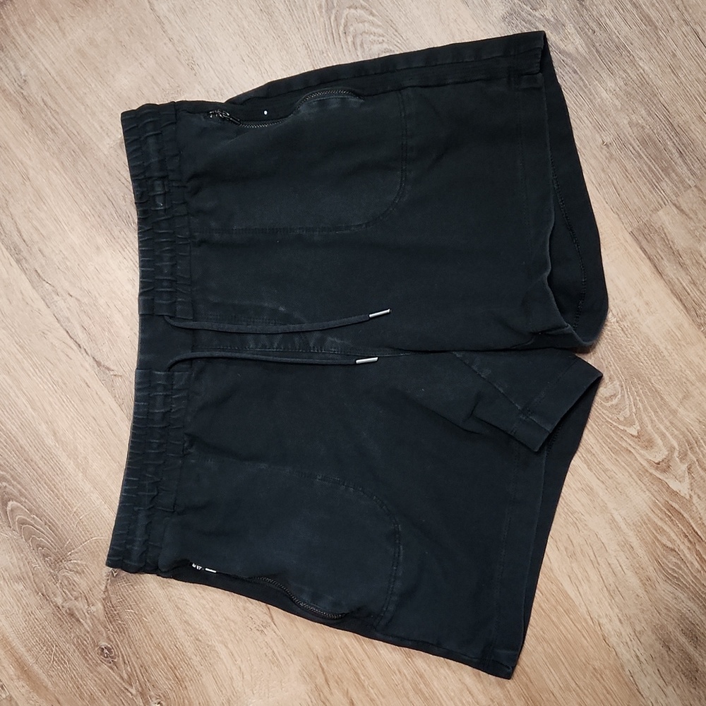 Athletic Works Athlesure Medium  Shorts with Zippered Pockets
